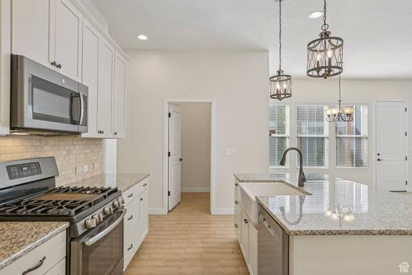 11383 S NEW BERN WAY, South Jordan, UT 84009