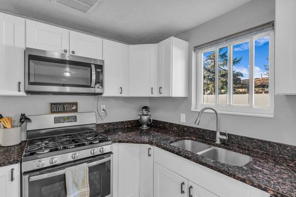 1992 W AFTON CIR N, Layton, UT 84041