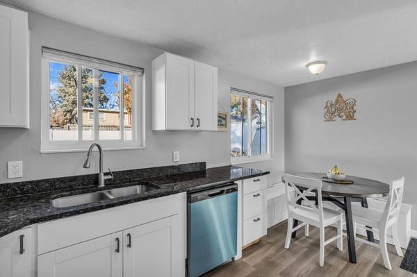 1992 W AFTON CIR N, Layton, UT 84041