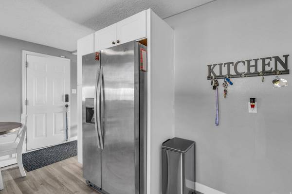 1992 W AFTON CIR N, Layton, UT 84041