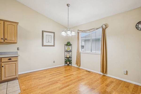 1528 W TURTLE DOVE LN, West Jordan, UT 84088