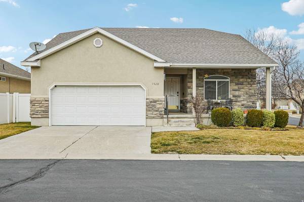 1528 W TURTLE DOVE LN, West Jordan, UT 84088
