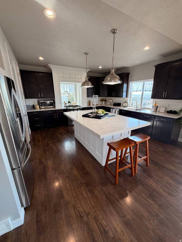 452 S SUNSET RIDGE DR, North Salt Lake, UT 84054