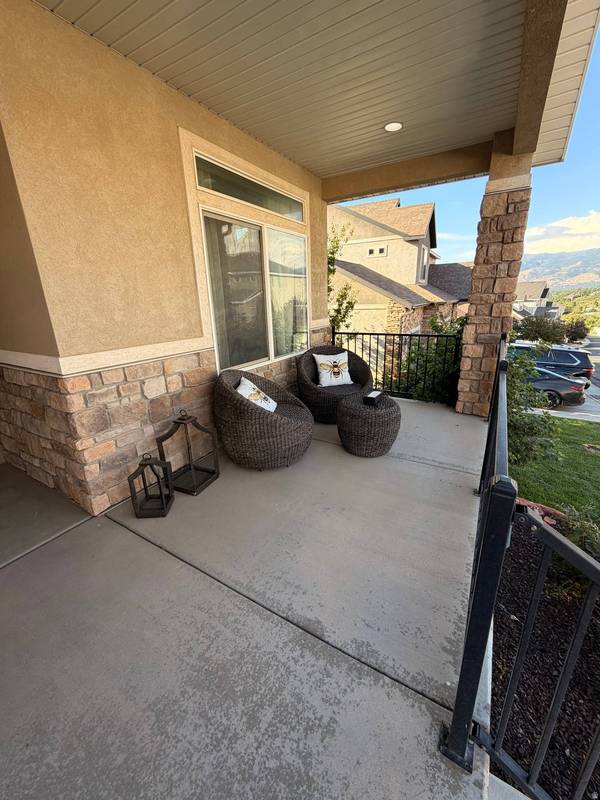 452 S SUNSET RIDGE DR, North Salt Lake, UT 84054