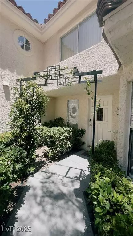 6954 Emerald Springs LN, Las Vegas, NV 89113