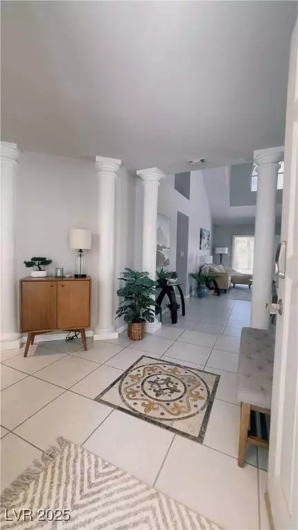 6954 Emerald Springs LN, Las Vegas, NV 89113