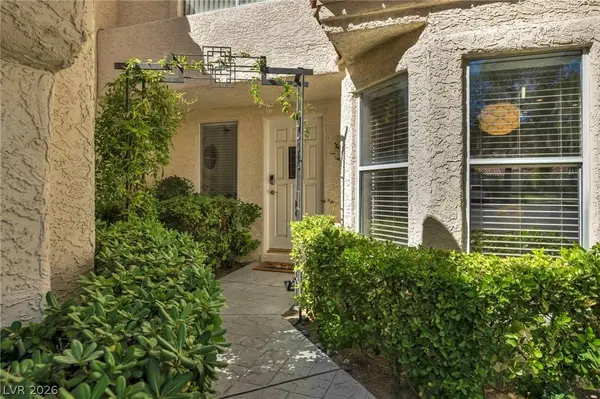 6954 Emerald Springs LN, Las Vegas, NV 89113