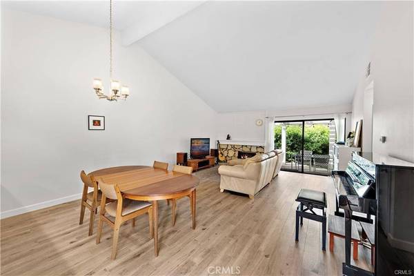 36 Lone Pne #39, Irvine, CA 92604