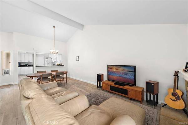 36 Lone Pne #39, Irvine, CA 92604
