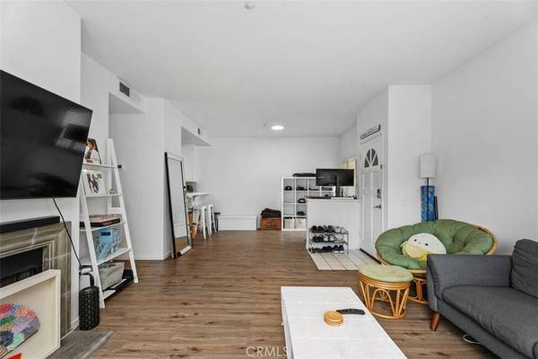 2960 Champion Way #1008, Tustin, CA 92782