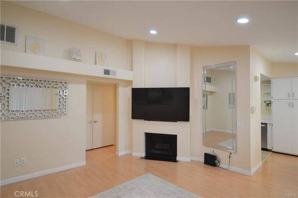 83 Alberti Aisle, Irvine, CA 92614