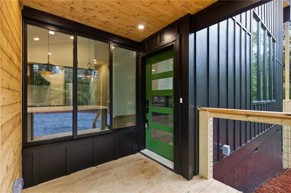 325 Pine LN, Mineral Bluff, GA 30559