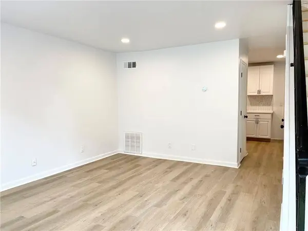 359 Mimosa DR, Buford, GA 30518