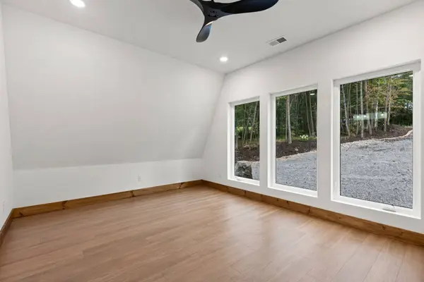 101 Pine Ln, Mineral Bluff, GA 30559-3402