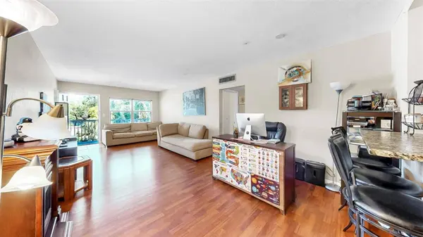 5150 10TH AVE N #310A, St Petersburg, FL 33710