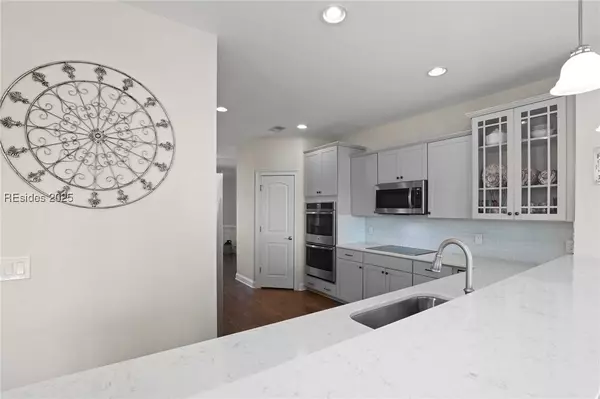 30 Hammock Oaks CIR, Hilton Head Island, SC 29926