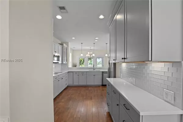 30 Hammock Oaks CIR, Hilton Head Island, SC 29926