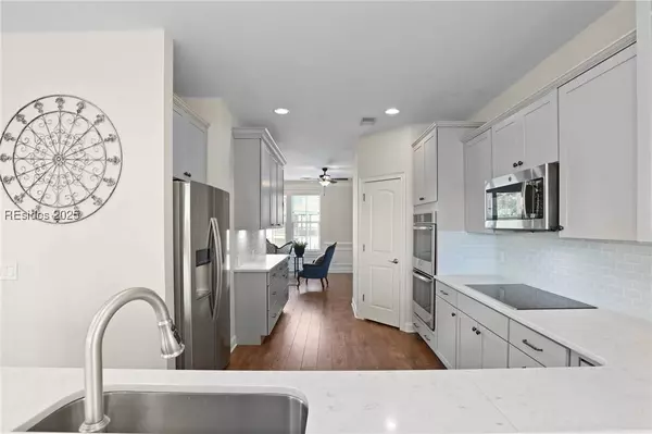 30 Hammock Oaks CIR, Hilton Head Island, SC 29926