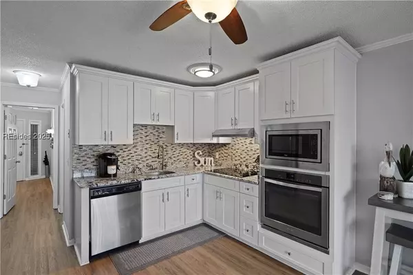 40 Folly Field RD #B111, Hilton Head Island, SC 29928