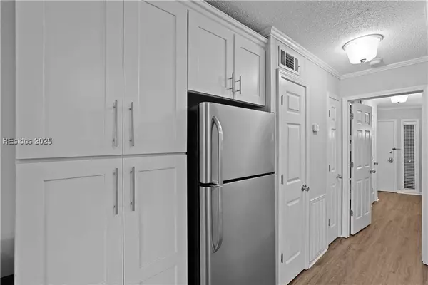 40 Folly Field RD #B111, Hilton Head Island, SC 29928