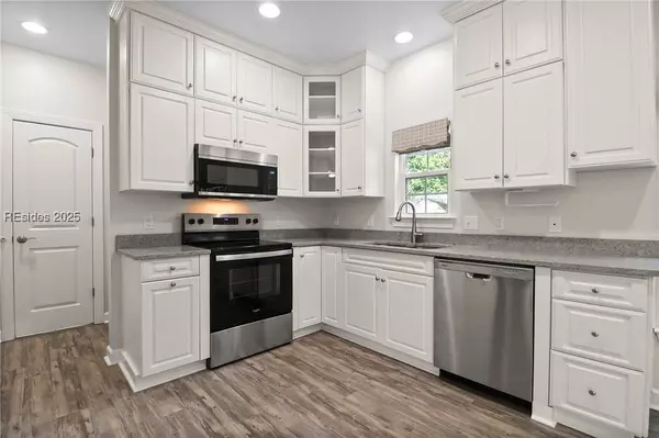 15 Hanahan LN, Hilton Head Island, SC 29926