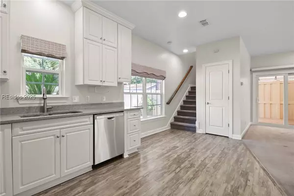 15 Hanahan LN, Hilton Head Island, SC 29926