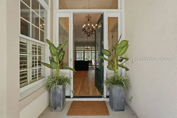 8 Sheldon LN, Hilton Head Island, SC 29926