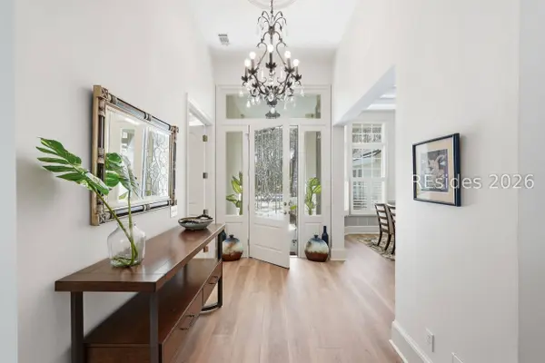 8 Sheldon LN, Hilton Head Island, SC 29926