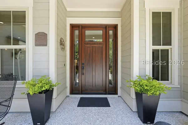 11 Jingle Shell LN, Hilton Head Island, SC 29926