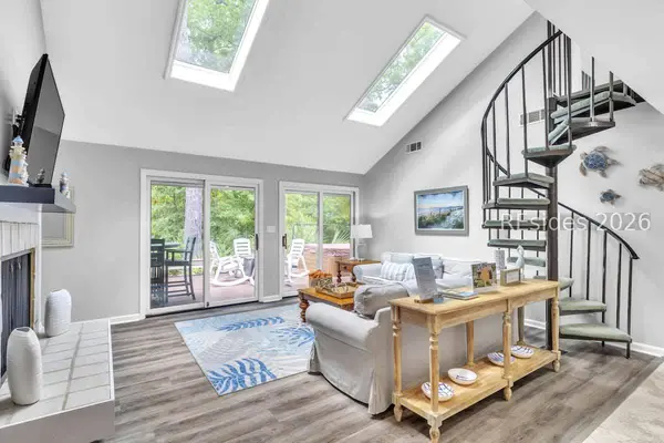 8 Pine CT, Hilton Head Island, SC 29928