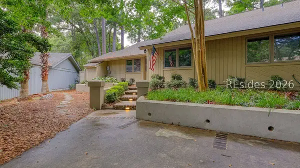 8 Pine CT, Hilton Head Island, SC 29928