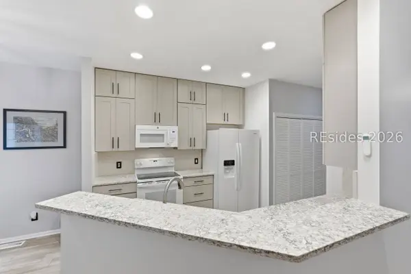 10 Victoria Square DR, Hilton Head Island, SC 29926