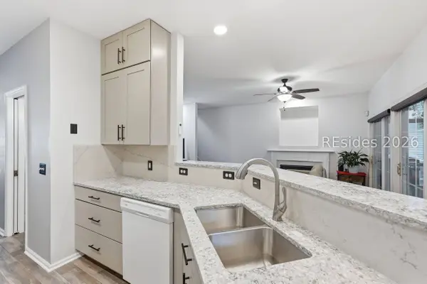 10 Victoria Square DR, Hilton Head Island, SC 29926