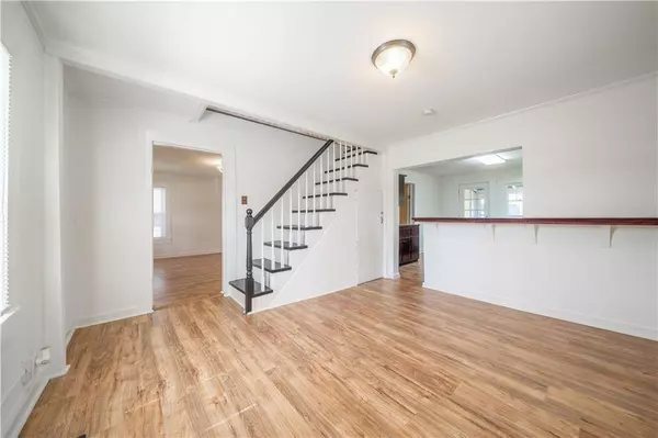 20 E Iron Belt RD, Cartersville, GA 30120