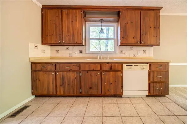 103 Woodhaven DR, Cartersville, GA 30120