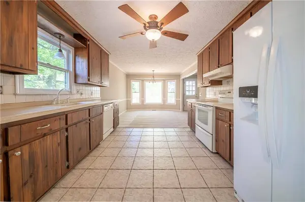 103 Woodhaven DR, Cartersville, GA 30120