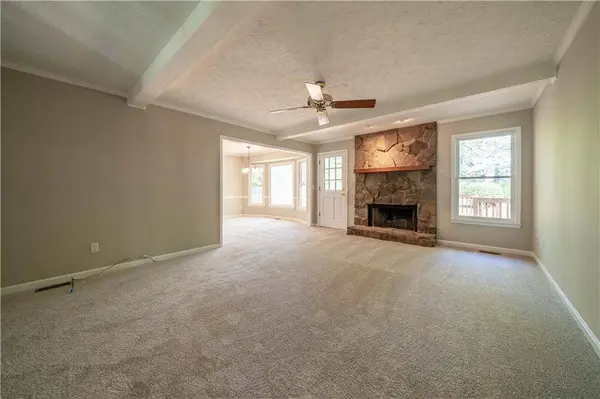 103 Woodhaven DR, Cartersville, GA 30120
