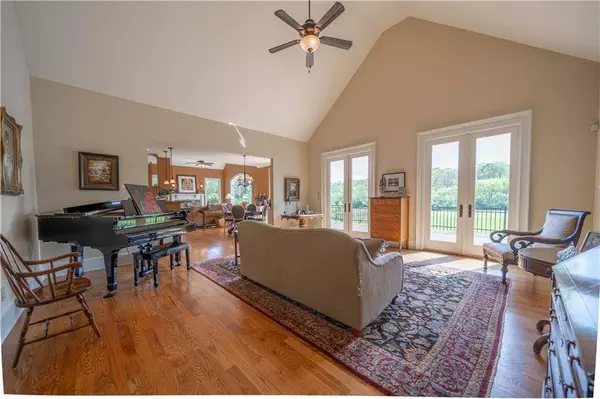 20 Rivercreek XING, Kingston, GA 30145