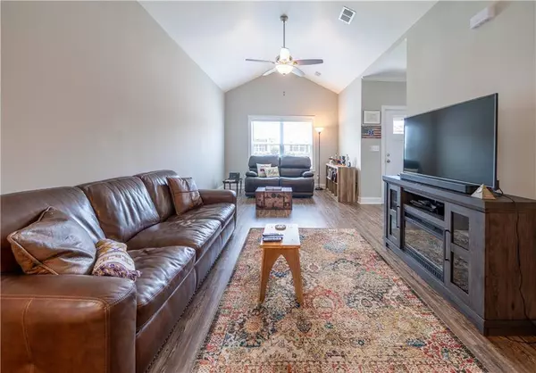 12 Calloway LN, Cartersville, GA 30120