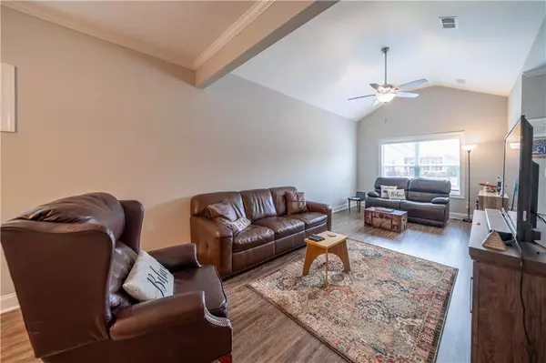 12 Calloway LN, Cartersville, GA 30120