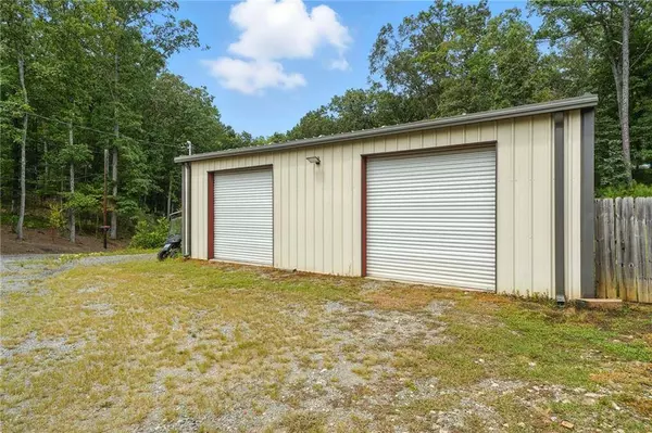 3 Colonial Club DR SE, Acworth, GA 30102