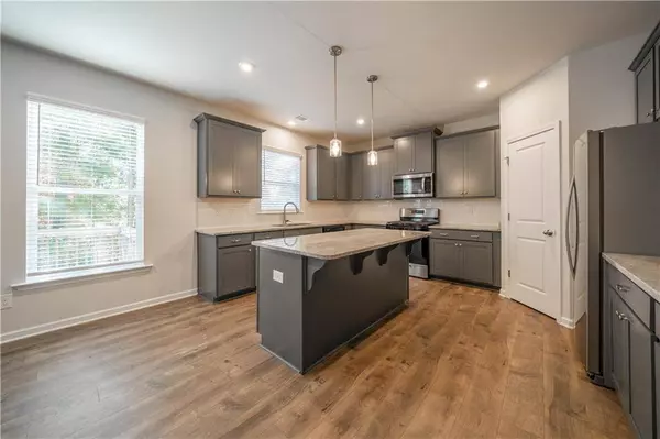 14 Lakewood CT SE, Cartersville, GA 30120