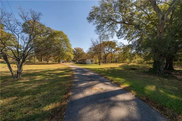 22 Iron Belt RD SE, Cartersville, GA 30120