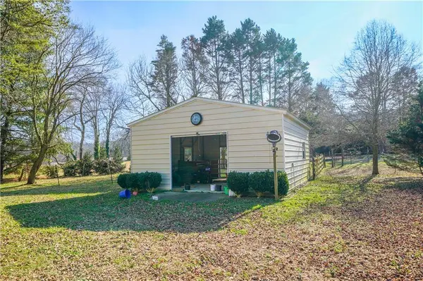 227 Bates RD SE, Cartersville, GA 30120