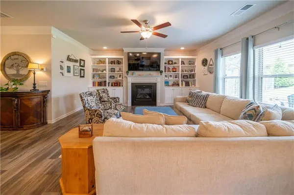 172 Mercer LN, Cartersville, GA 30120