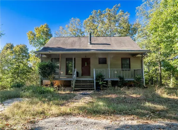 137 Brown LOOP NW