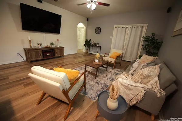 6738 Luckey Tree, San Antonio, TX 78252