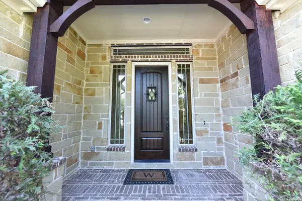 8907 Irving HL, Fair Oaks Ranch, TX 78015