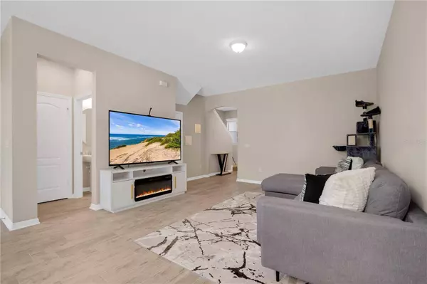 2813 ECON LANDING BLVD, Orlando, FL 32825