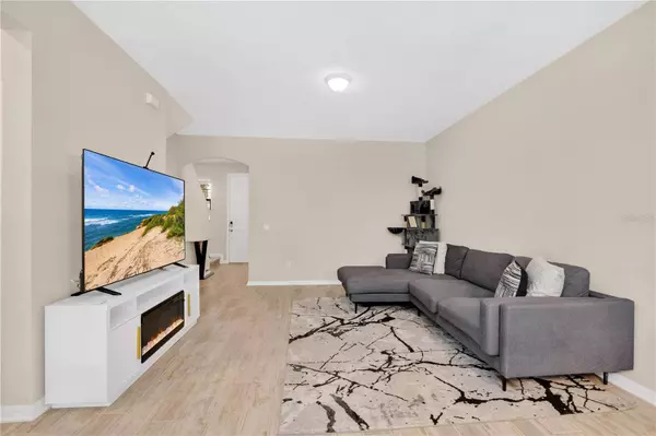 2813 ECON LANDING BLVD, Orlando, FL 32825